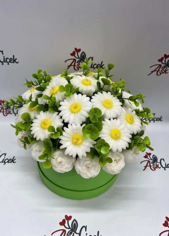 Şakayık Ve Papatyalı Kokulu Mum