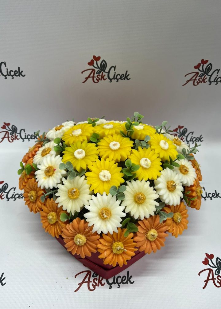 Renkli Kalp Papatyalı Kokulu Mum