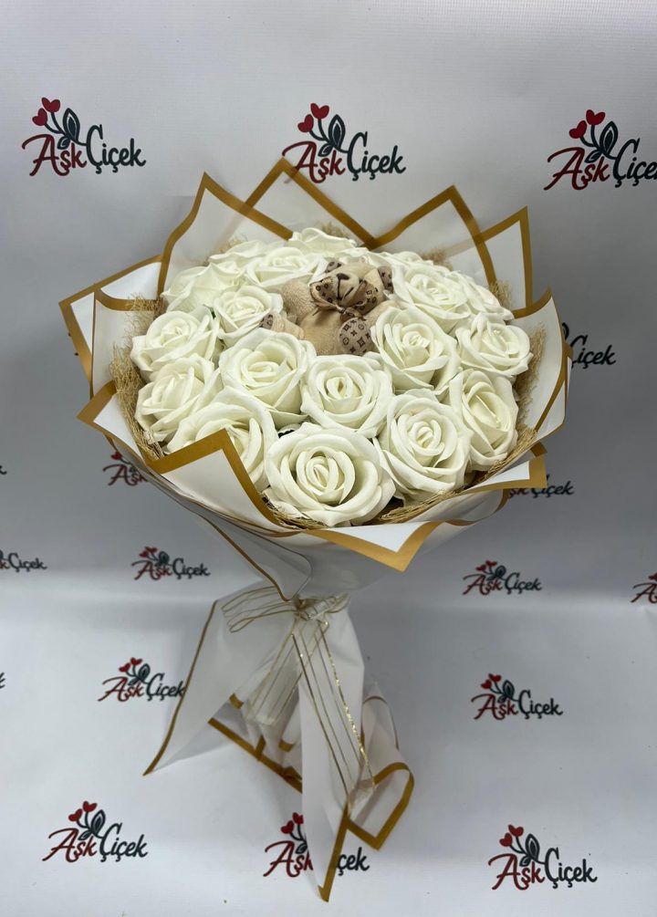 21’li Beyaz Yapay Gül Buketi