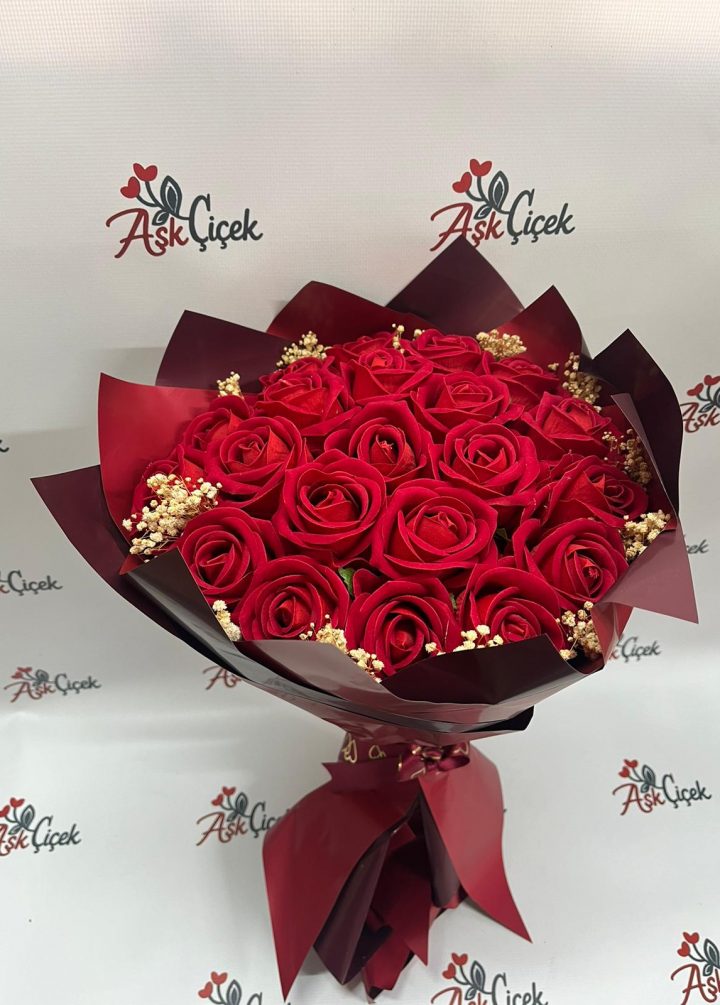 21’li Kırmızı Yapay Gül